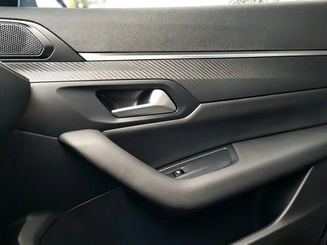 Peugeot 508 2022 Model 508L 400THP PureTech Driving Control Edition — миниатюра 18