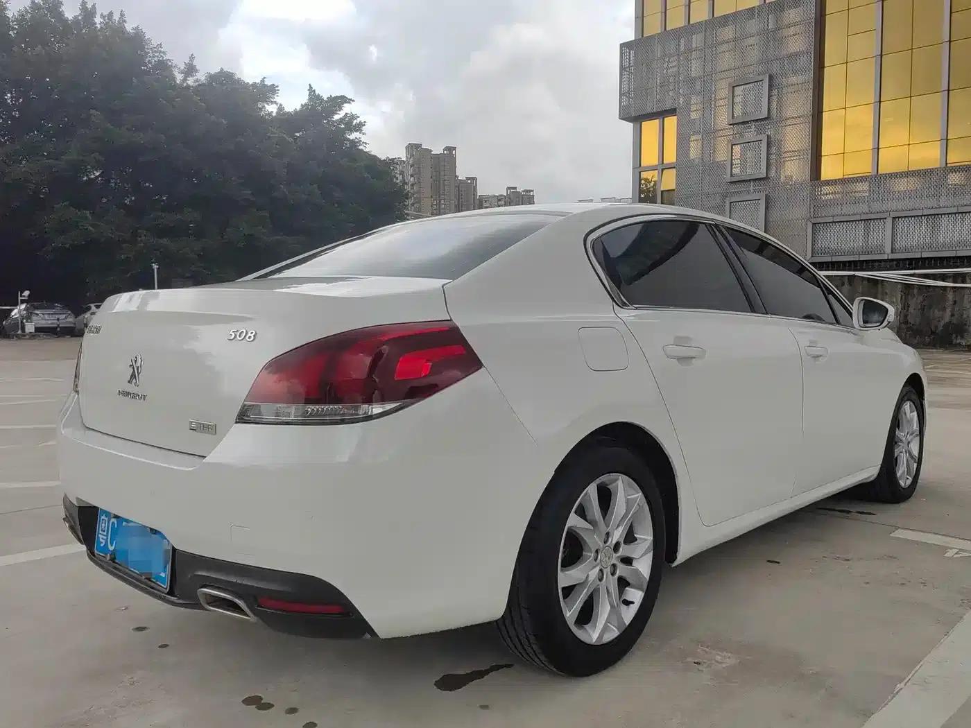 Peugeot 508 2015 1.6THP Automatic Premium Edition — миниатюра 17