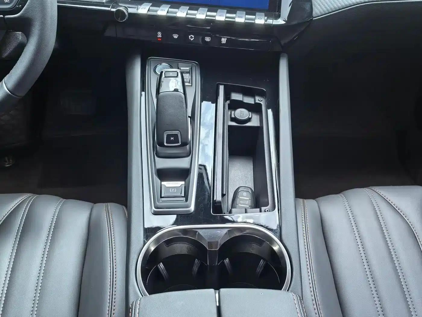Peugeot 508 2022 Model 508L 400THP PureTech Driving Control Edition — миниатюра 12