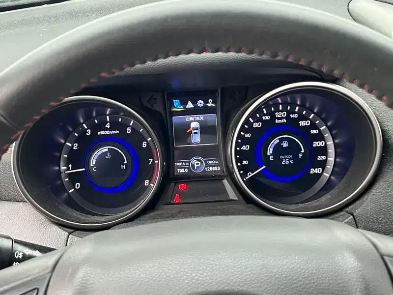 Changan CS75 2017 Fashion Edition 1.8T Automatic Four-Wheel Drive Premium Model — миниатюра 15