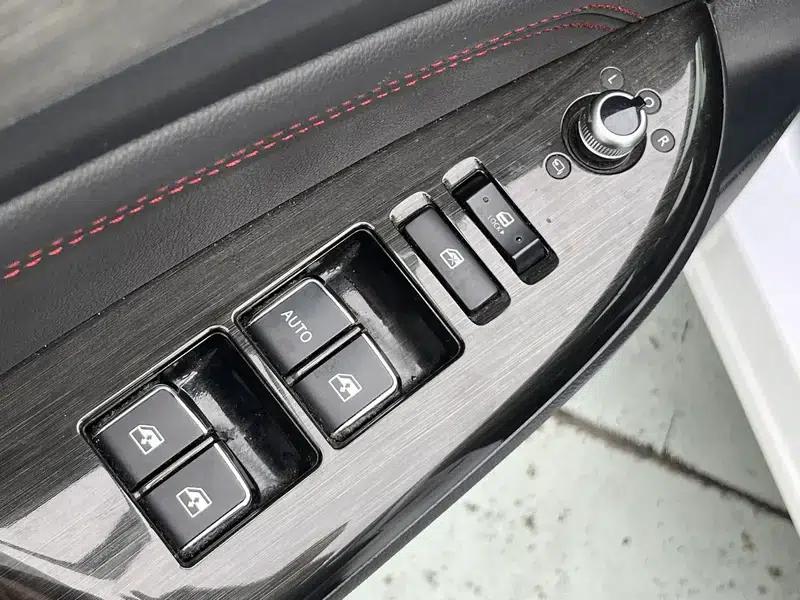 Changan CS75 2017 Fashion Edition 1.8T Automatic Four-Wheel Drive Premium Model — миниатюра 26