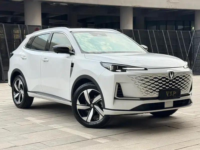 Changan CS55 PLUS 2024 Model, Third Generation 1.5T DCT Premium Edition — миниатюра 3