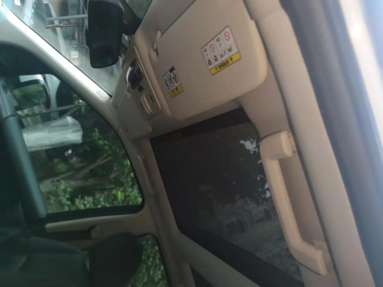 Land Rover Freelander 2 2013 2.0T Si4 SE Gasoline Edition — миниатюра 18