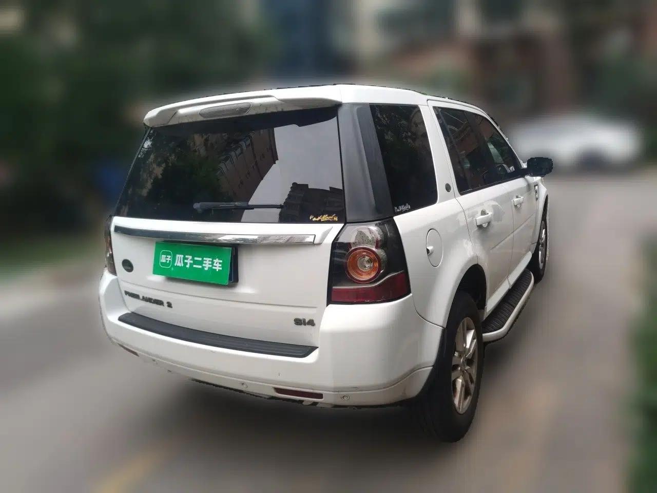 Land Rover Freelander 2 2013 2.0T Si4 SE Gasoline Edition — миниатюра 6