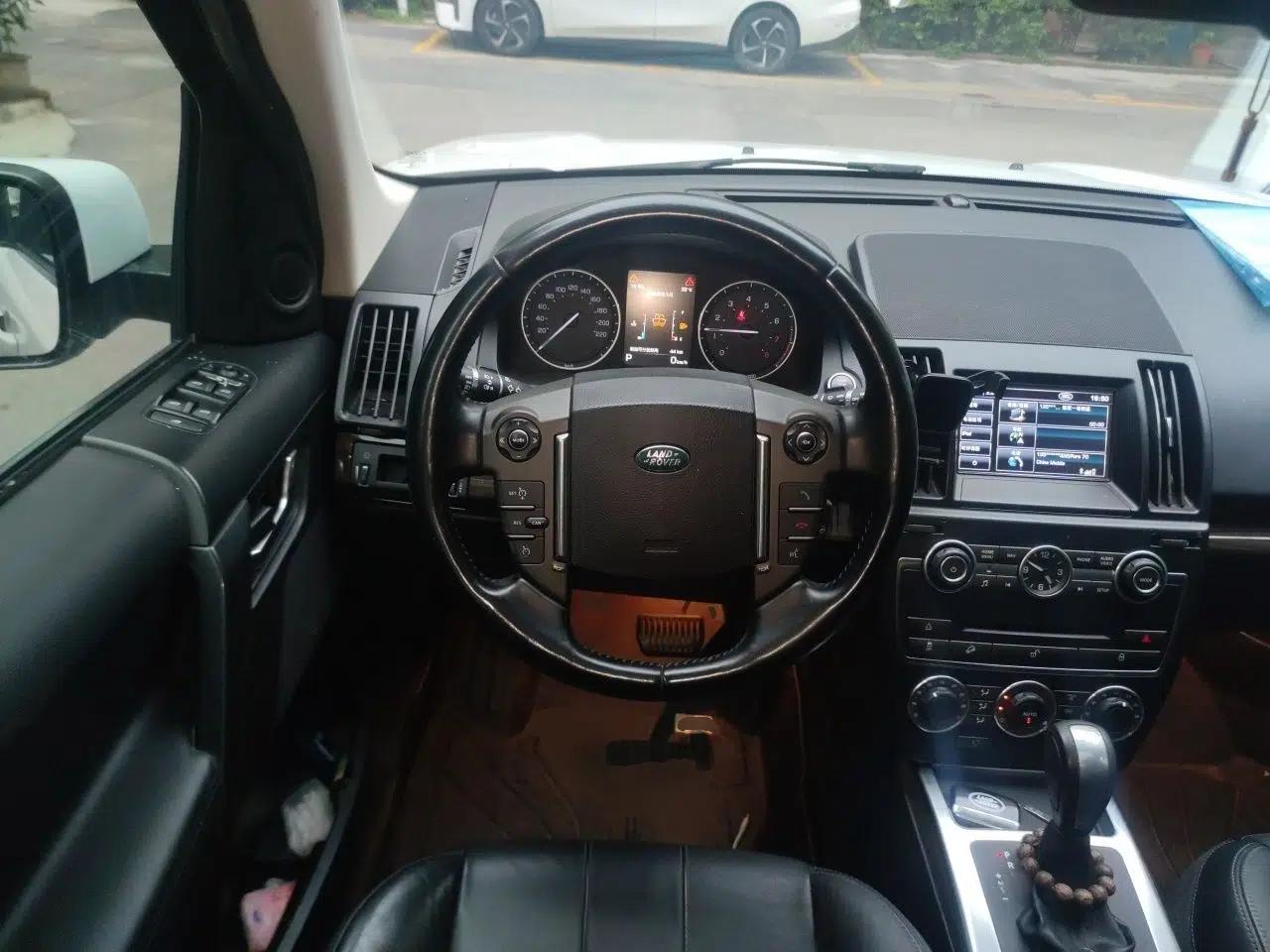 Land Rover Freelander 2 2013 2.0T Si4 SE Gasoline Edition — миниатюра 10