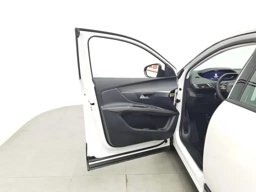 Peugeot 5008 2017 380THP 7-seater Elite Edition — миниатюра 8