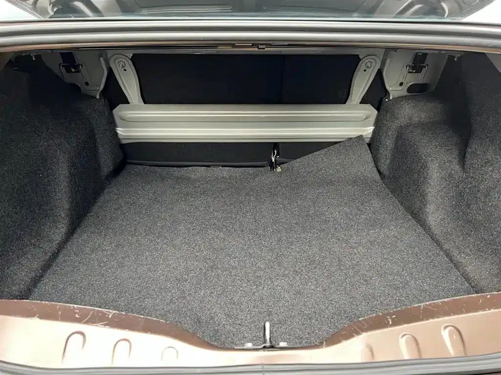 Peugeot 301 2014 1.6L Automatic Comfort Edition — миниатюра 28