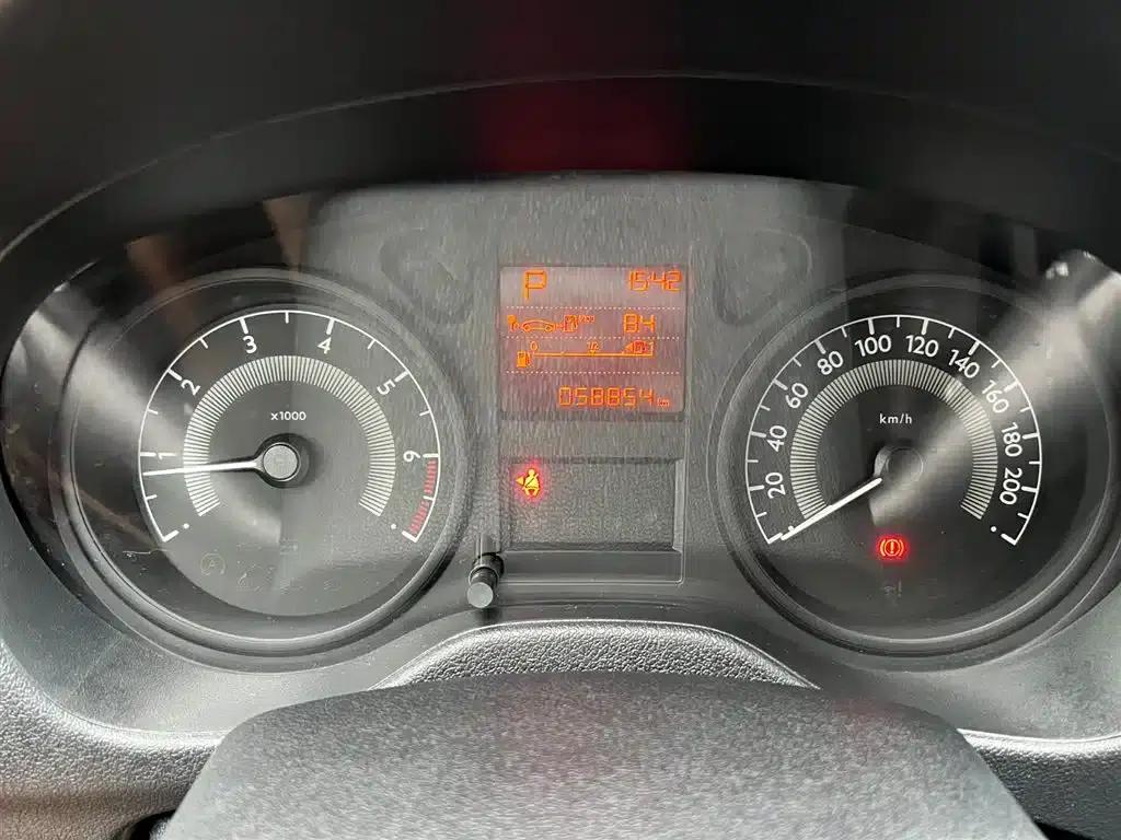 Peugeot 301 2014 1.6L Automatic Comfort Edition — миниатюра 6