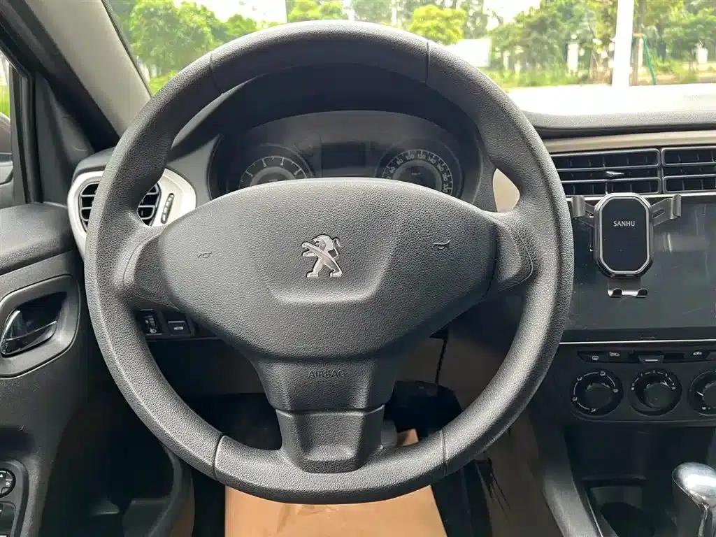 Peugeot 301 2014 1.6L Automatic Comfort Edition — миниатюра 9
