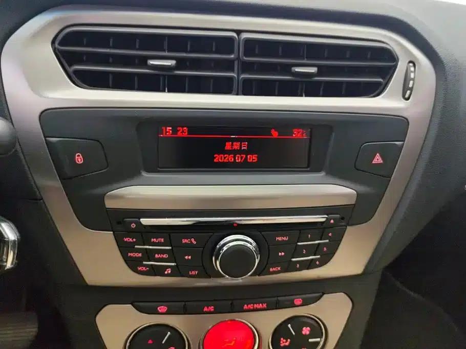 Peugeot 301 2014 1.6L Automatic Luxury Edition — миниатюра 13
