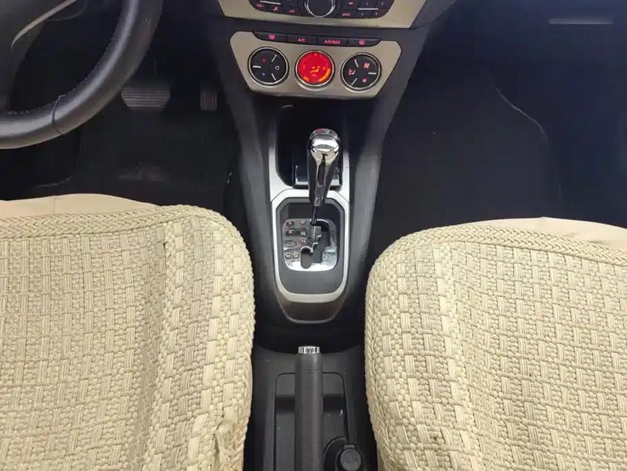 Peugeot 301 2014 1.6L Automatic Luxury Edition — миниатюра 16