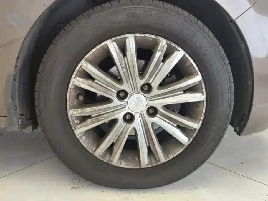 Peugeot 301 2014 1.6L Automatic Luxury Edition — миниатюра 6