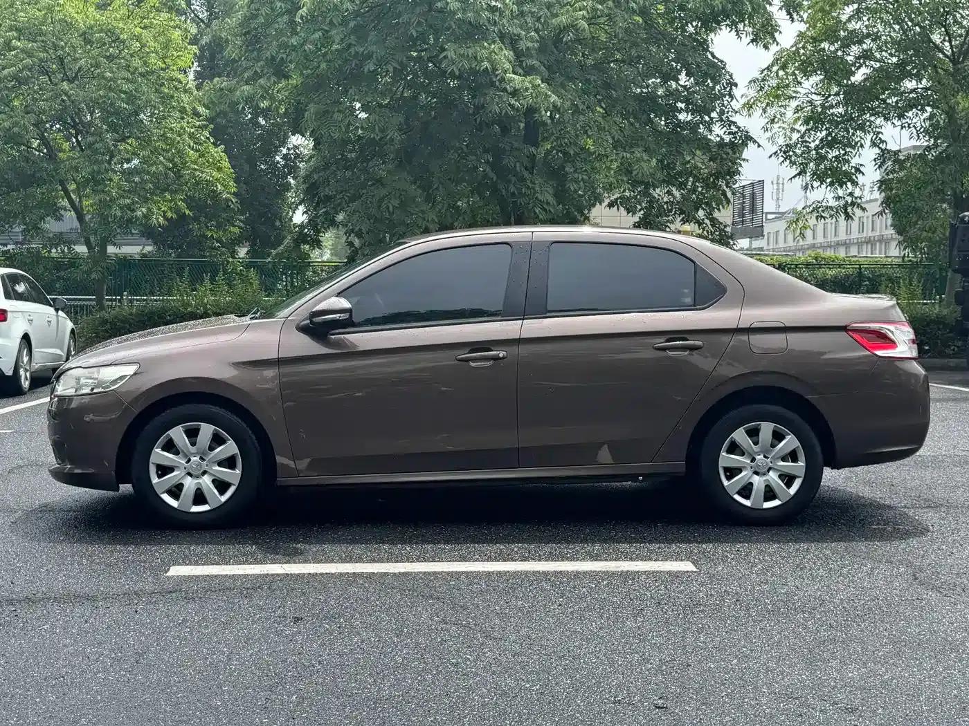 Peugeot 301 2014 1.6L Automatic Comfort Edition — миниатюра 2