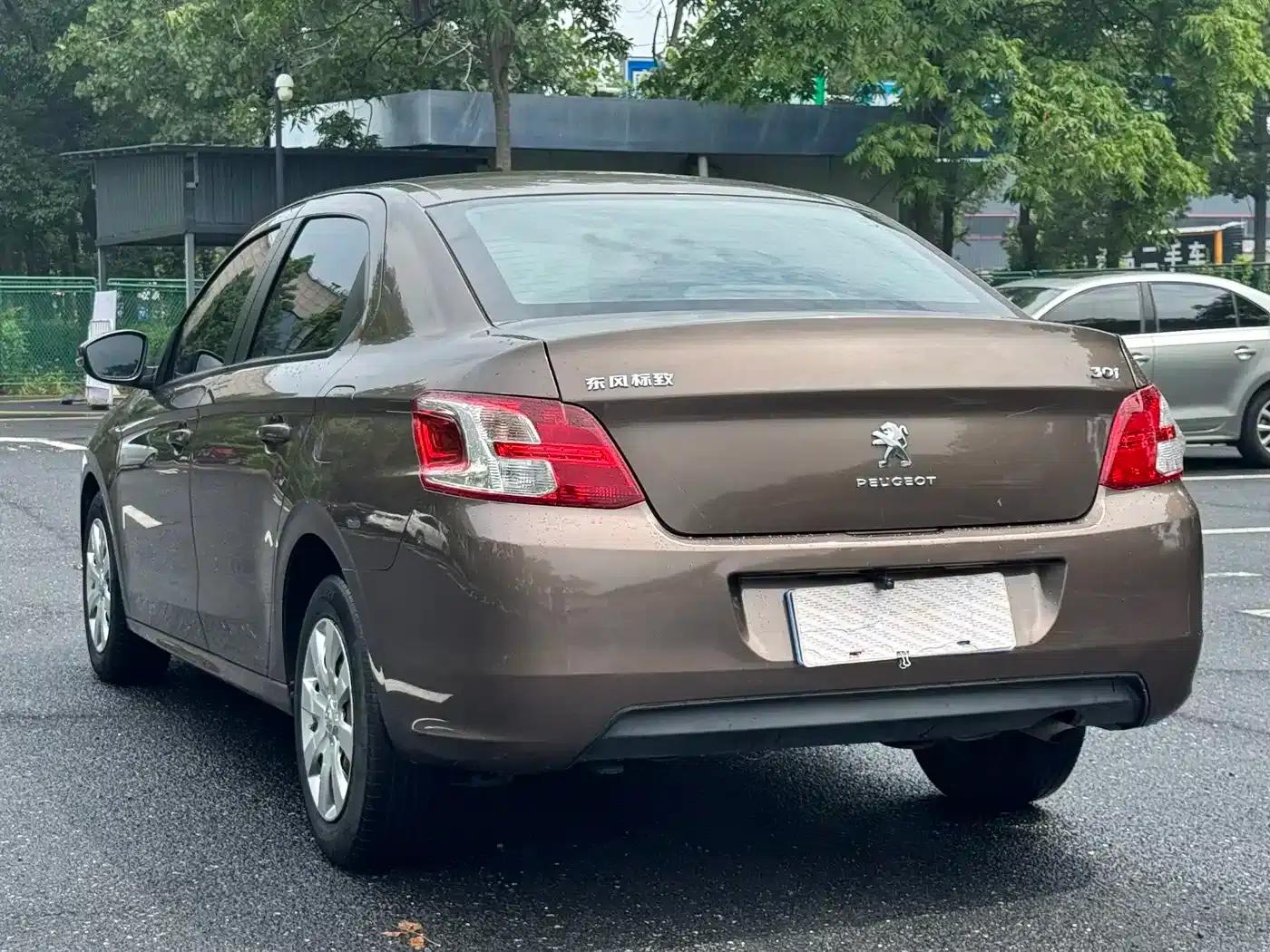 Peugeot 301 2014 1.6L Automatic Comfort Edition — миниатюра 3