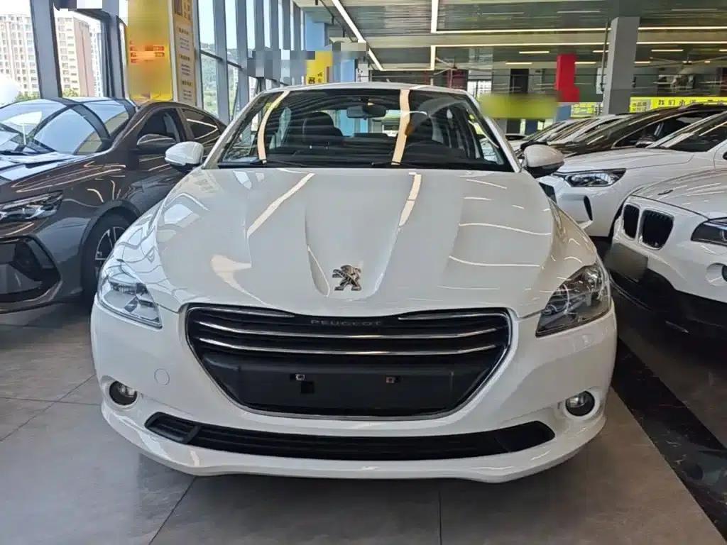 Peugeot 301 2014 1.6L Automatic Luxury Edition — миниатюра 3