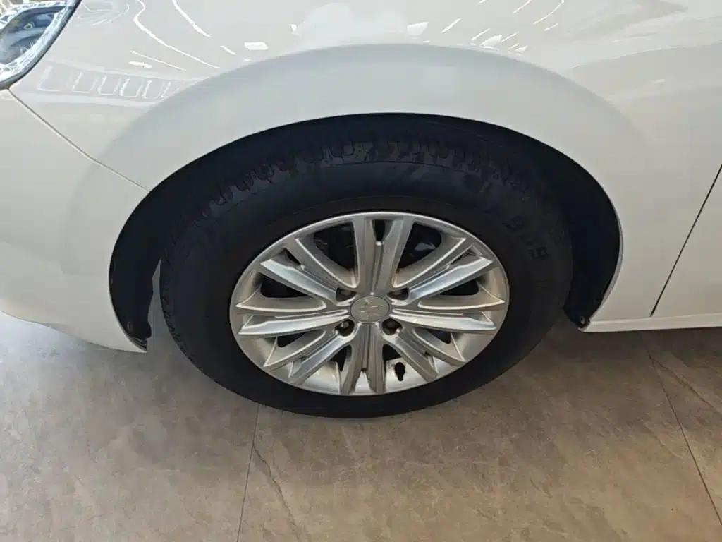 Peugeot 301 2014 1.6L Automatic Luxury Edition — миниатюра 23