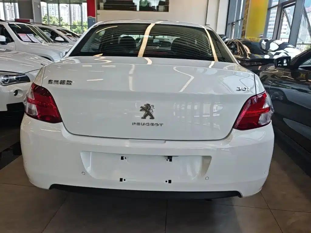 Peugeot 301 2014 1.6L Automatic Luxury Edition — миниатюра 6