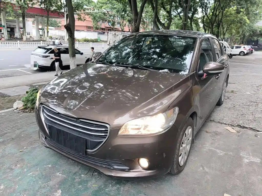 Peugeot 301 2014 1.6L Manual Comfort Edition — миниатюра 2