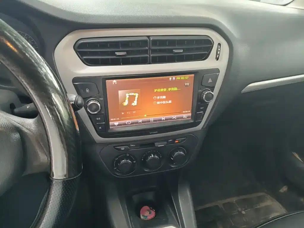 Peugeot 301 2014 1.6L Manual Comfort Edition — миниатюра 13