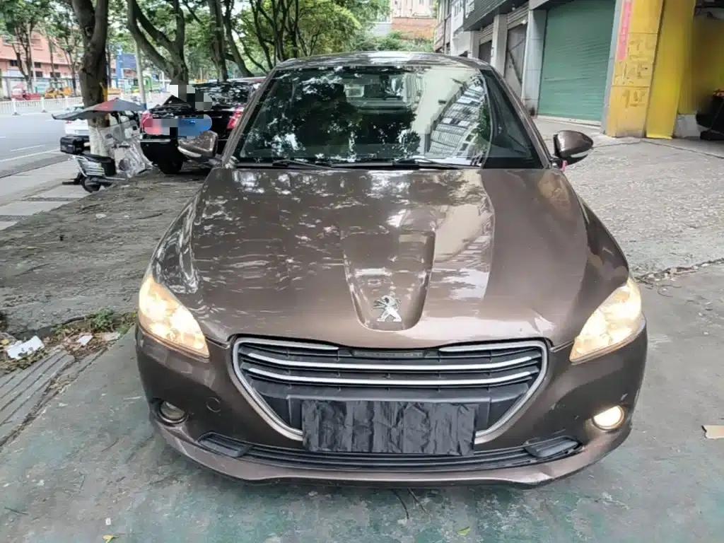 Peugeot 301 2014 1.6L Manual Comfort Edition — миниатюра 3