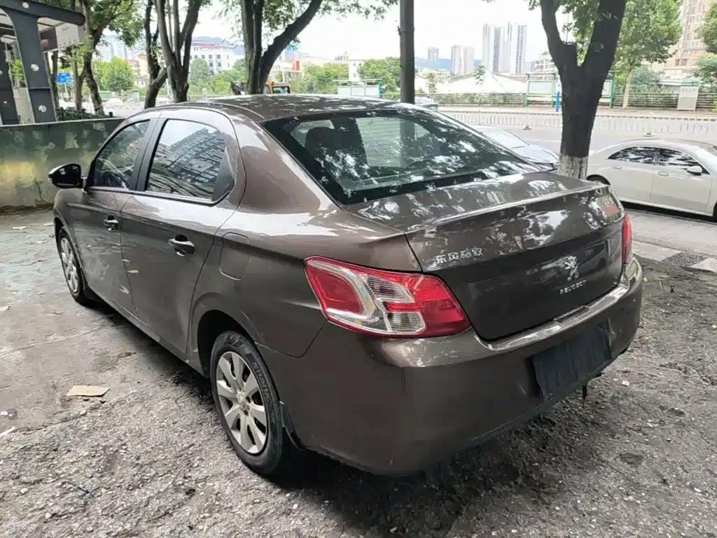 Peugeot 301 2014 1.6L Manual Comfort Edition — миниатюра 5