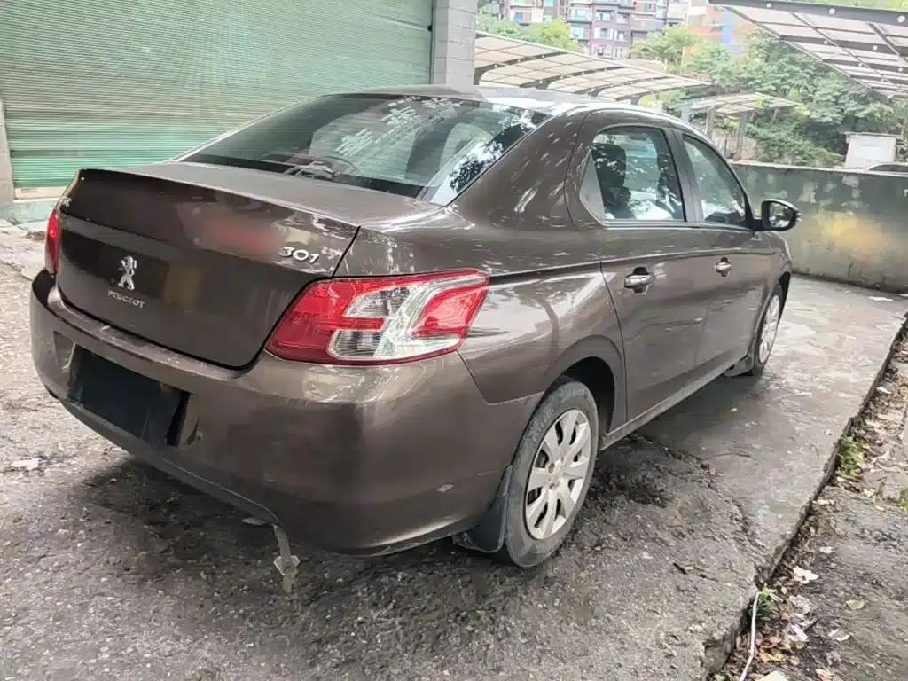 Peugeot 301 2014 1.6L Manual Comfort Edition — миниатюра 7