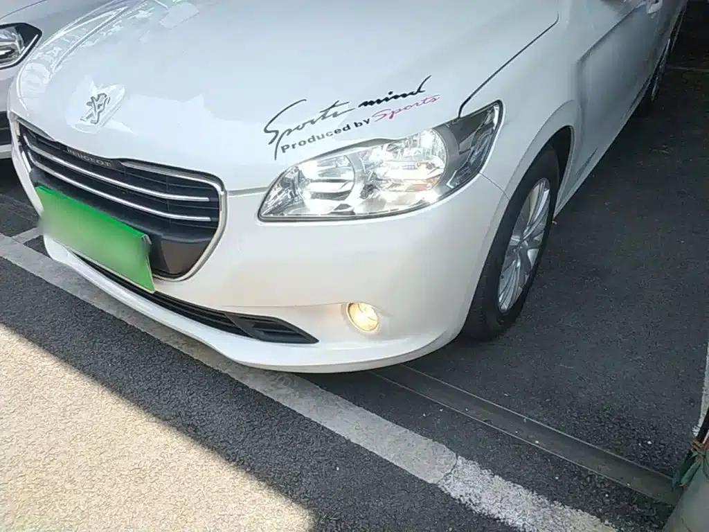 Peugeot 301 2014 1.6L Automatic Luxury Edition — миниатюра 24