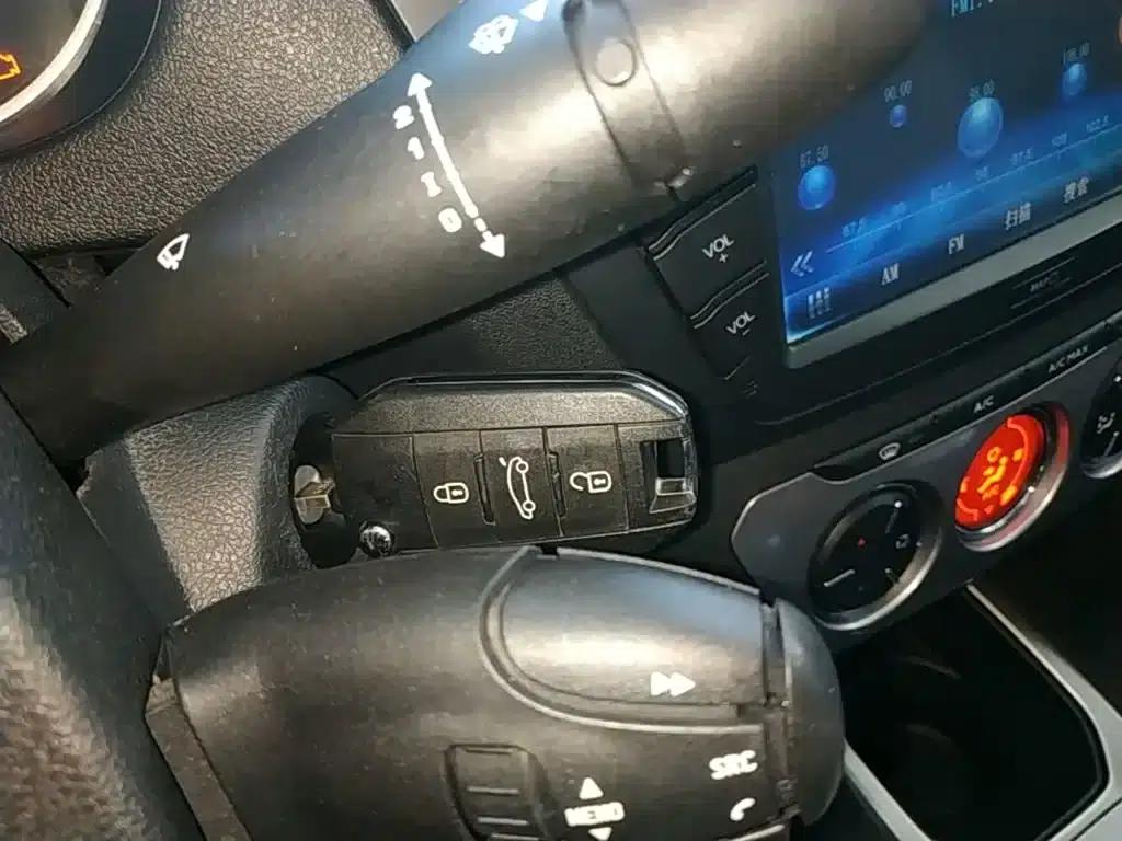 Peugeot 301 2014 1.6L Automatic Luxury Edition — миниатюра 9