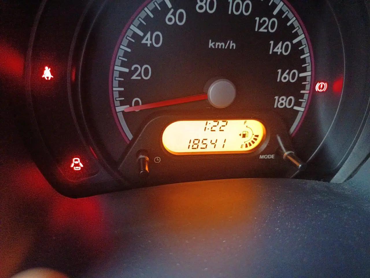 Suzuki Alto 2013 1.0L Manual Luxury Model — миниатюра 12