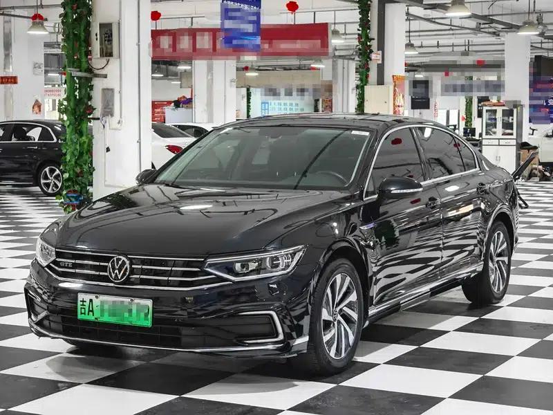2022 Volkswagen Magotan PHEV Luxury Edition — миниатюра 1