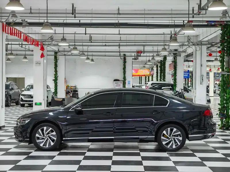 2022 Volkswagen Magotan PHEV Luxury Edition — миниатюра 4