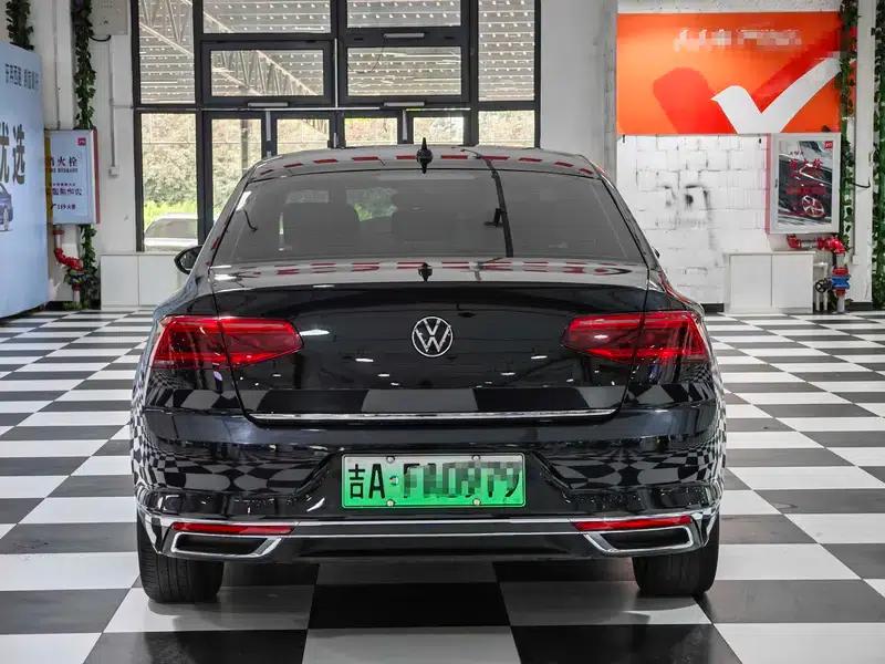 2022 Volkswagen Magotan PHEV Luxury Edition — миниатюра 6