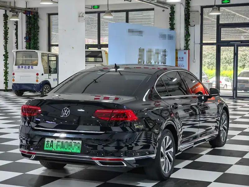 2022 Volkswagen Magotan PHEV Luxury Edition — миниатюра 7