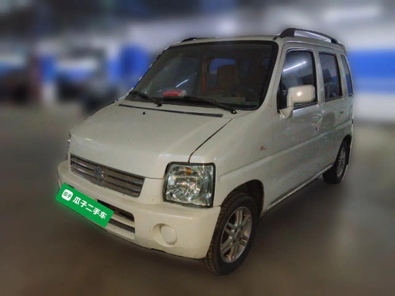 Suzuki Wagon R 2015 1.0L Manual Comfort Model — миниатюра 1