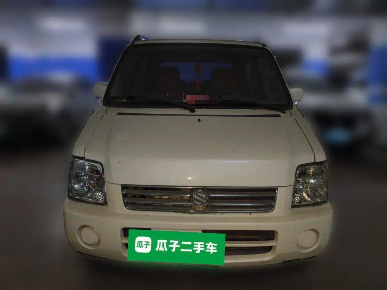 Suzuki Wagon R 2015 1.0L Manual Comfort Model — миниатюра 2