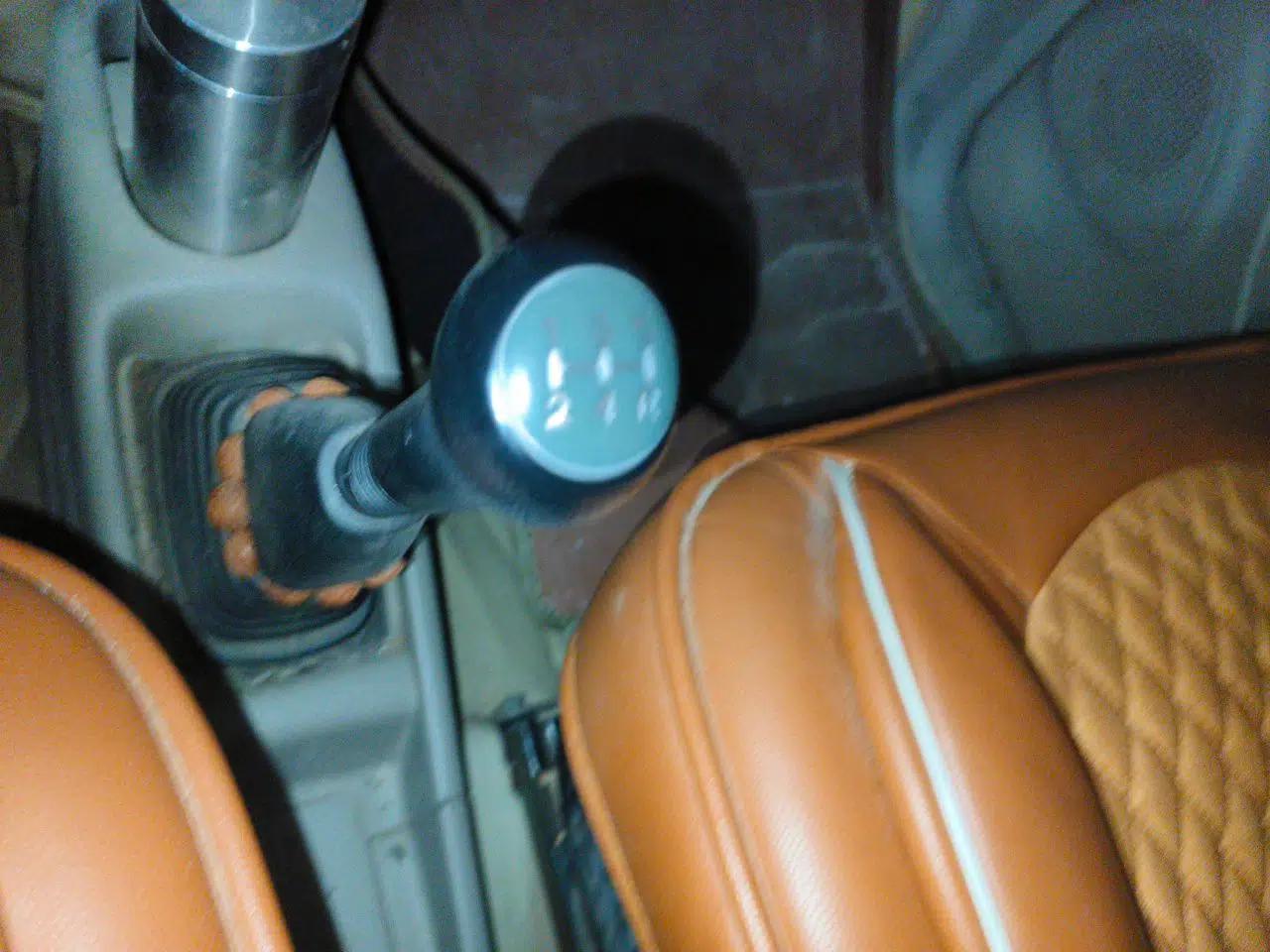 Suzuki Wagon R 2015 1.0L Manual Comfort Model — миниатюра 14