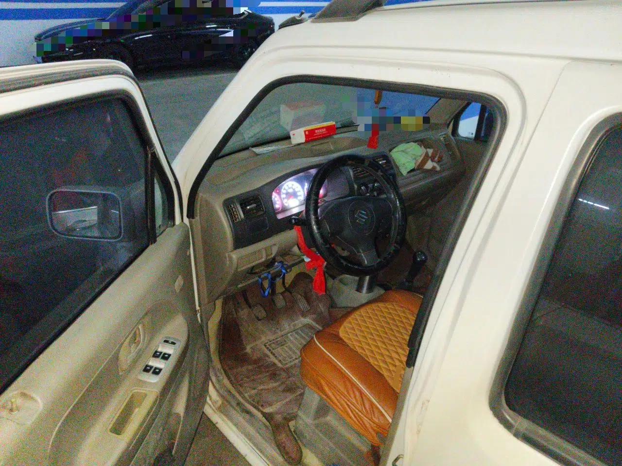 Suzuki Wagon R 2015 1.0L Manual Comfort Model — миниатюра 16