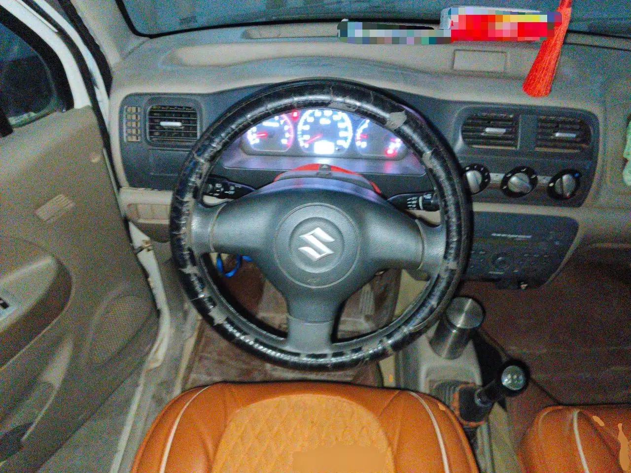 Suzuki Wagon R 2015 1.0L Manual Comfort Model — миниатюра 10