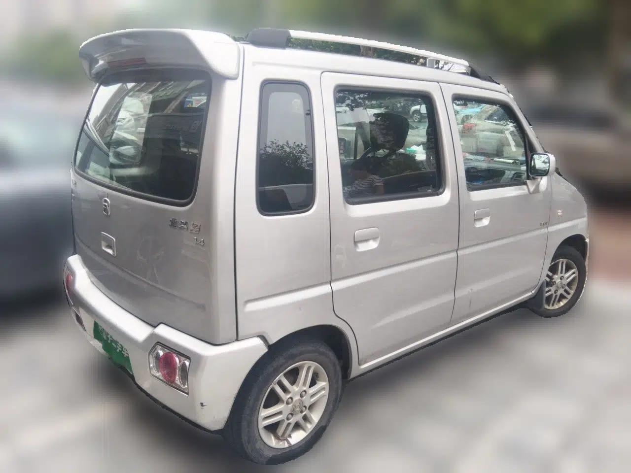 Suzuki Wagon R 2016 1.4L Manual Value Model — миниатюра 6