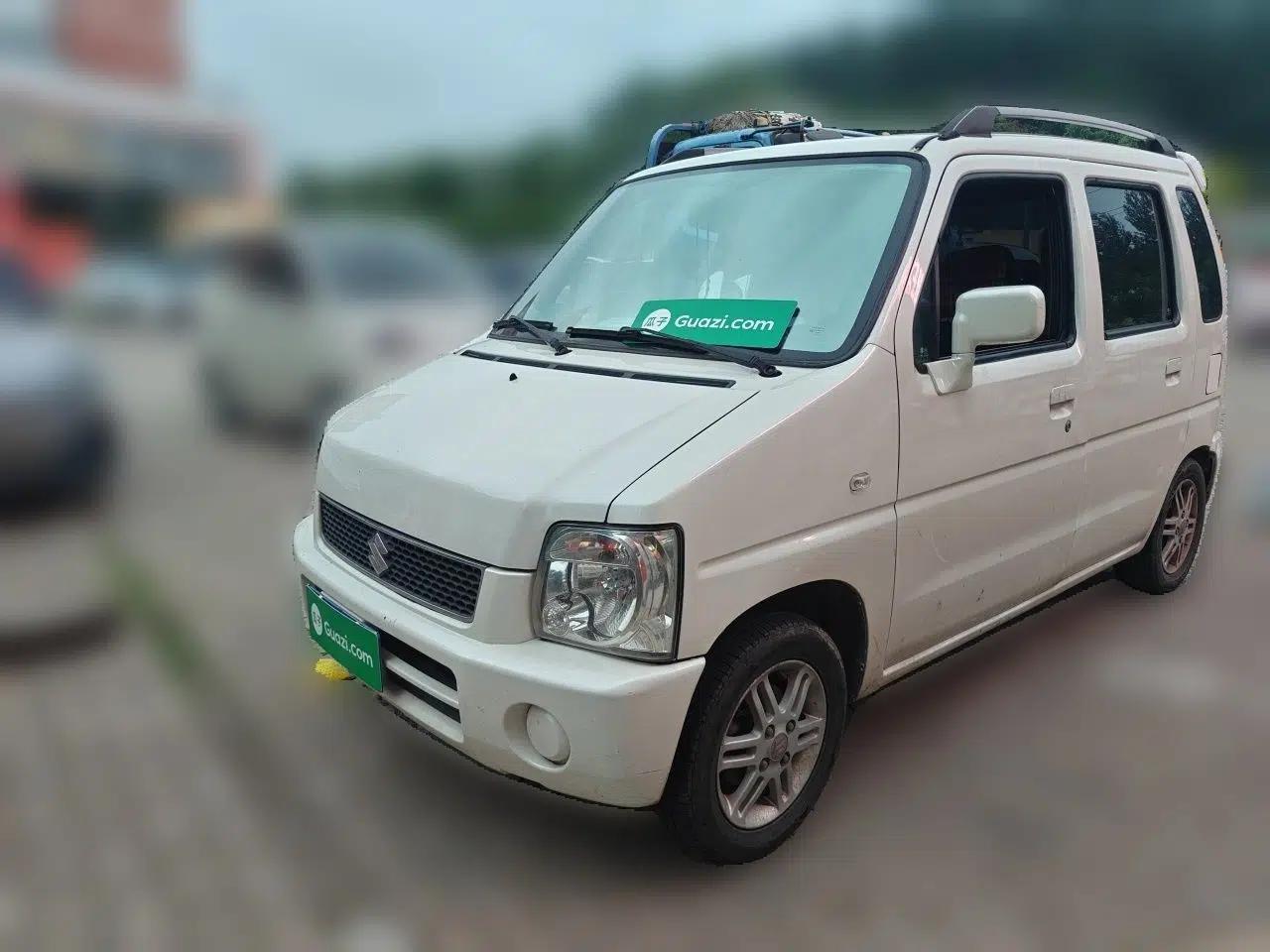 Suzuki Wagon R 2015 1.0L Manual Comfort Model — миниатюра 1