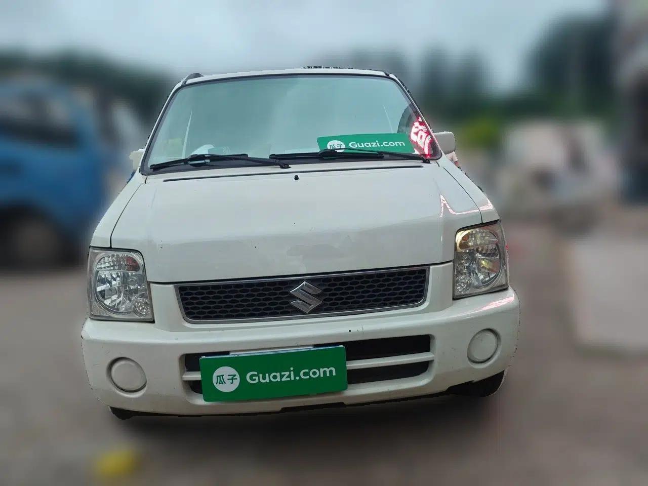 Suzuki Wagon R 2015 1.0L Manual Comfort Model — миниатюра 2
