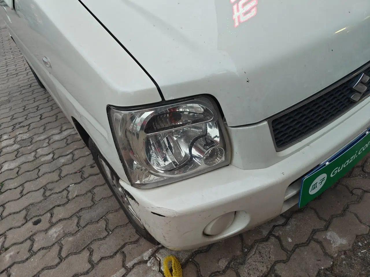 Suzuki Wagon R 2015 1.0L Manual Comfort Model — миниатюра 7