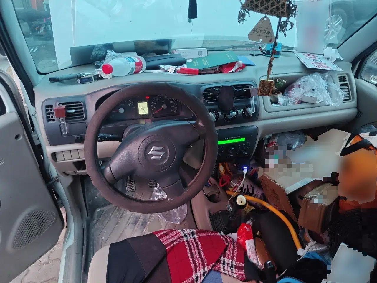 Suzuki Wagon R 2015 1.0L Manual Comfort Model — миниатюра 9