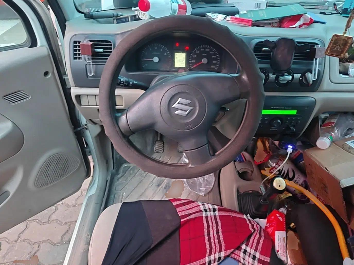 Suzuki Wagon R 2015 1.0L Manual Comfort Model — миниатюра 10