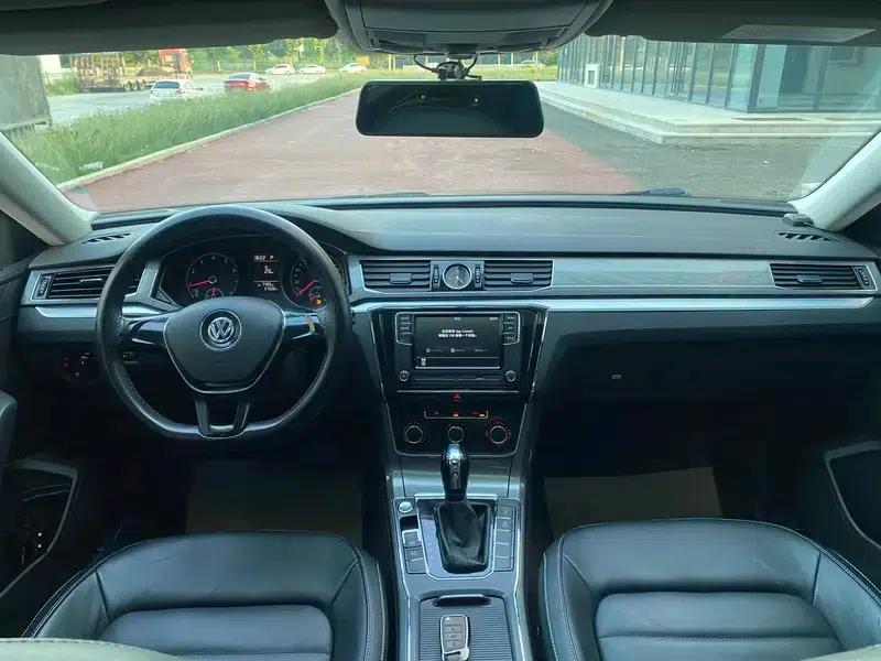 2017 Passat 330TSI DSG Premium Edition — миниатюра 6