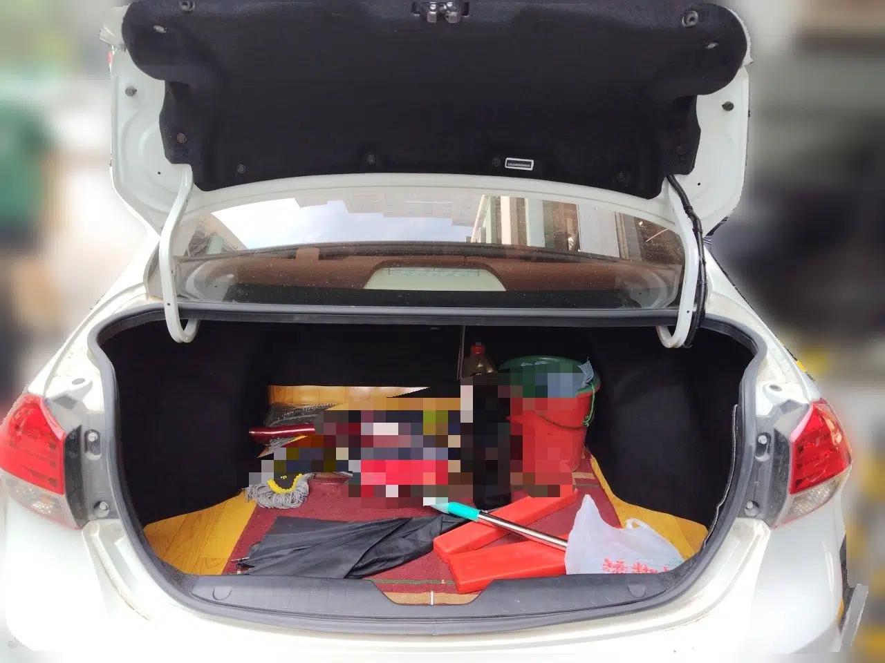 Suzuki Alivio 2015 1.6L Manual Comfort Model — миниатюра 16