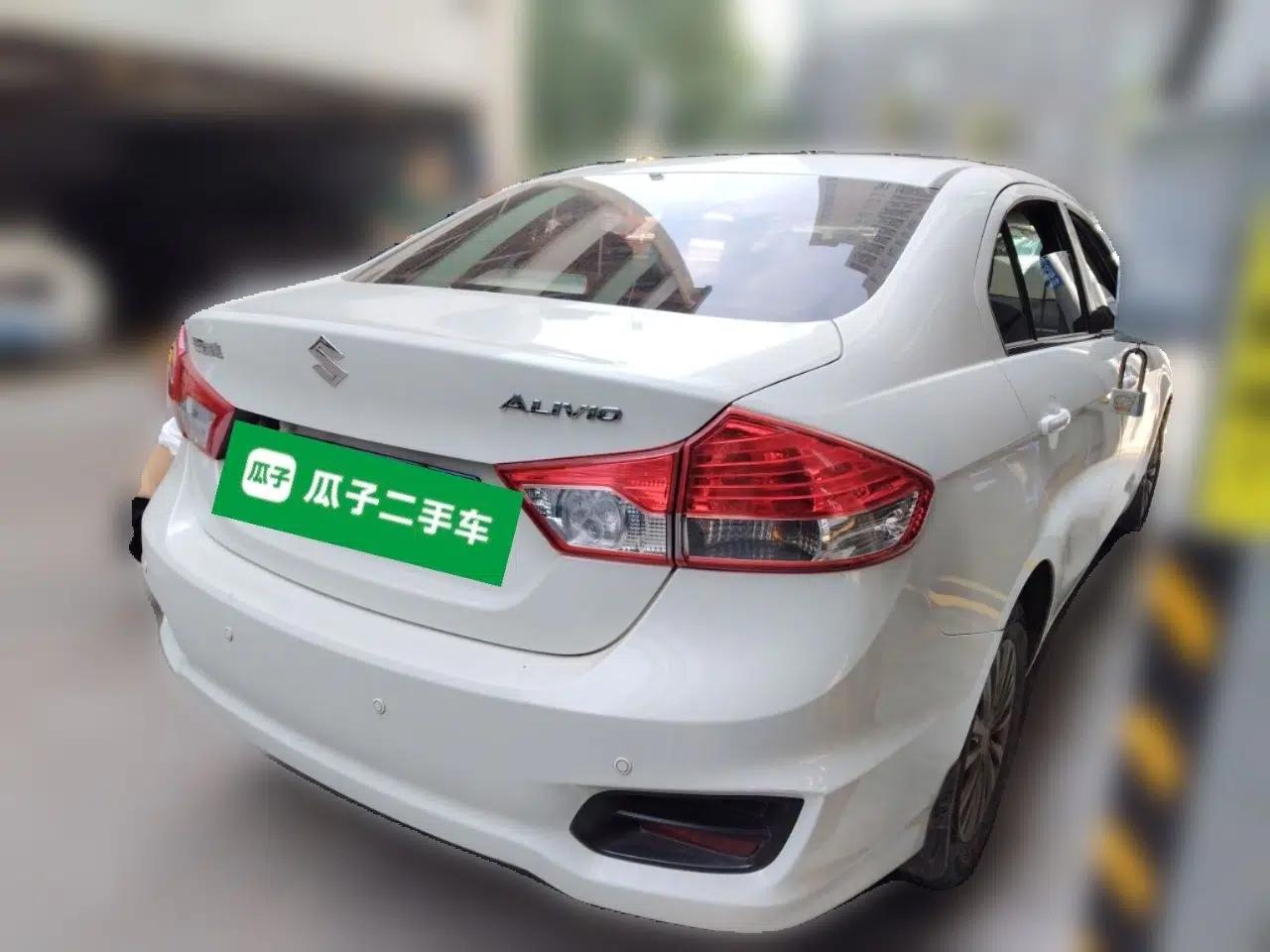 Suzuki Alivio 2015 1.6L Manual Comfort Model — миниатюра 4