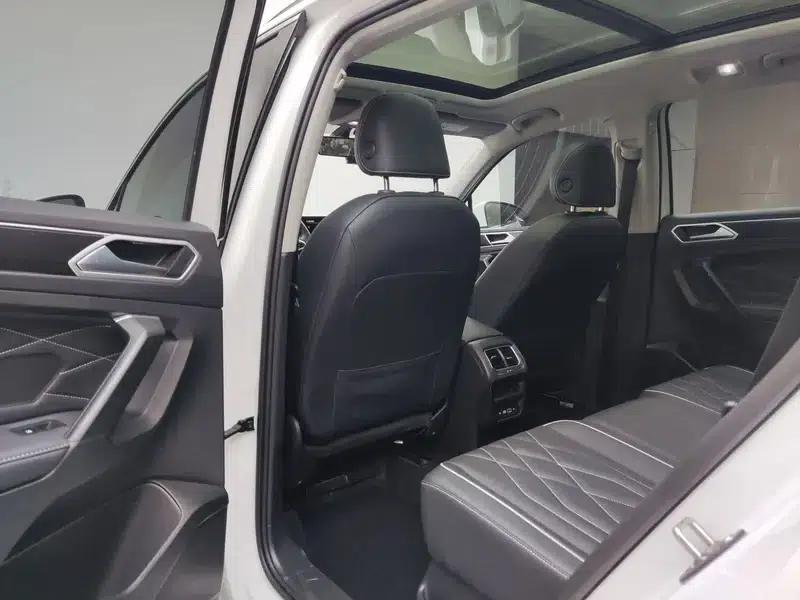 Tiguan L 2023 280TSI Trendy Limited Edition — миниатюра 18