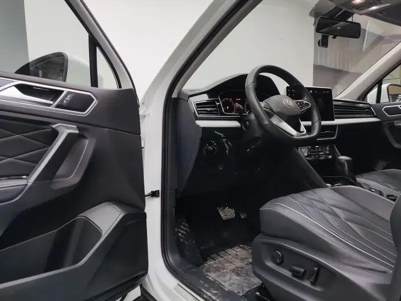 Tiguan L 2023 280TSI Trendy Limited Edition — миниатюра 10