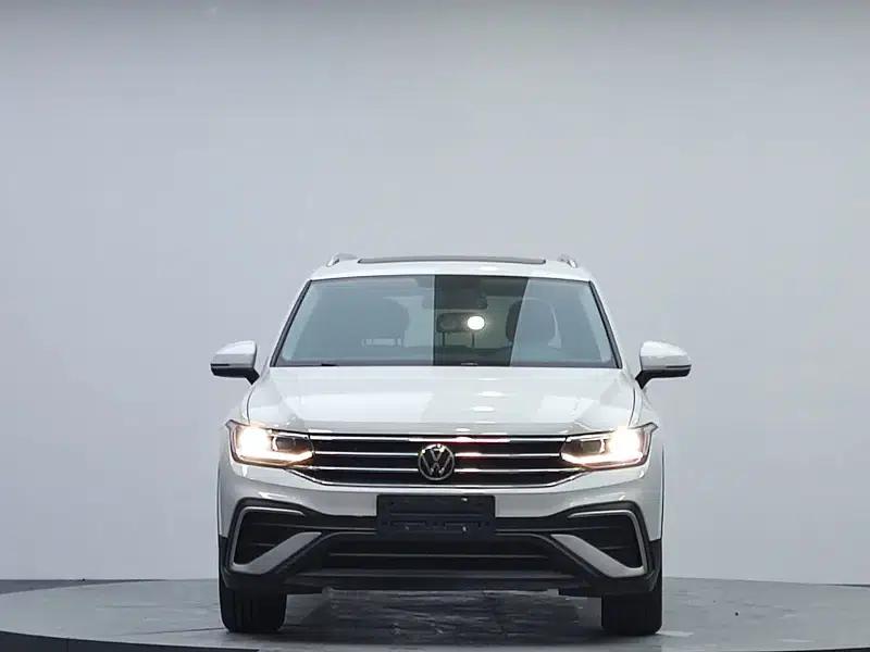 Tiguan L 2023 280TSI Trendy Limited Edition — миниатюра 2